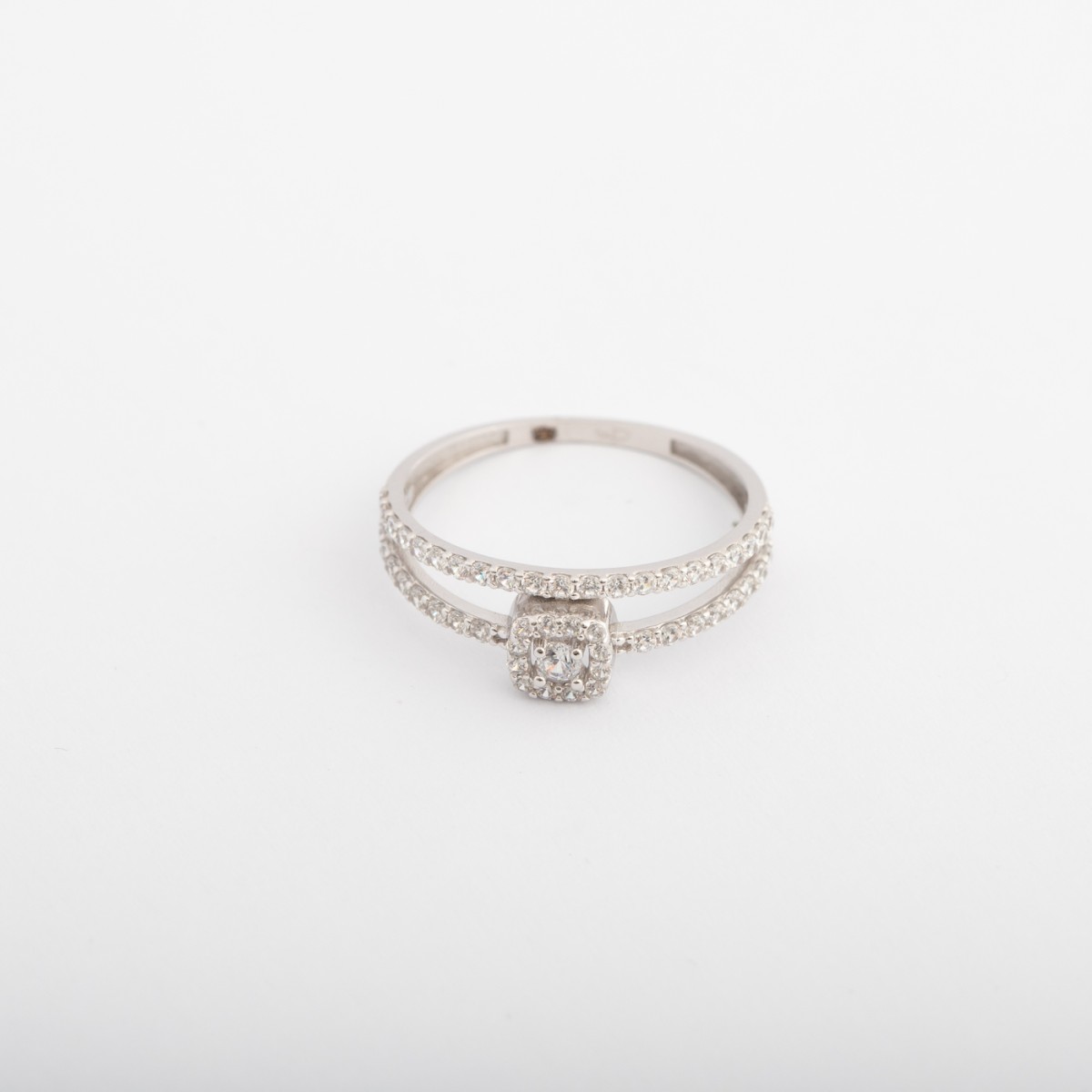 RN607 خاتم هيلر (ابيض)